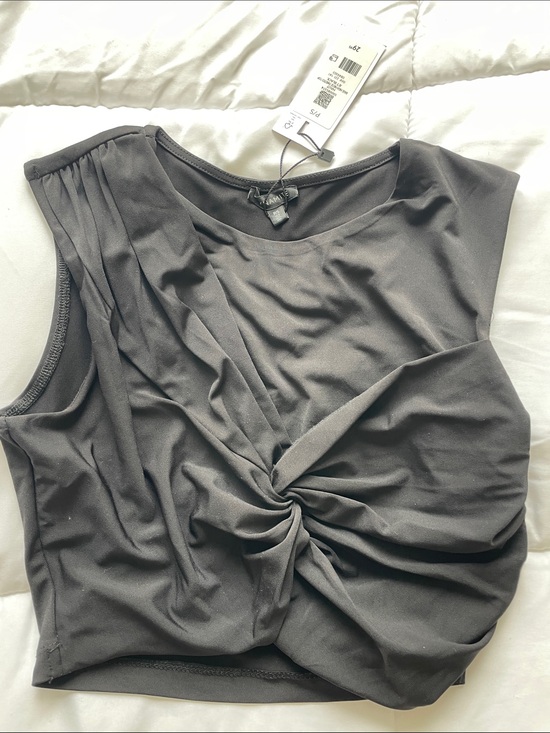 Dynamite Tops - Dynamite Black Twist-Front crop tank